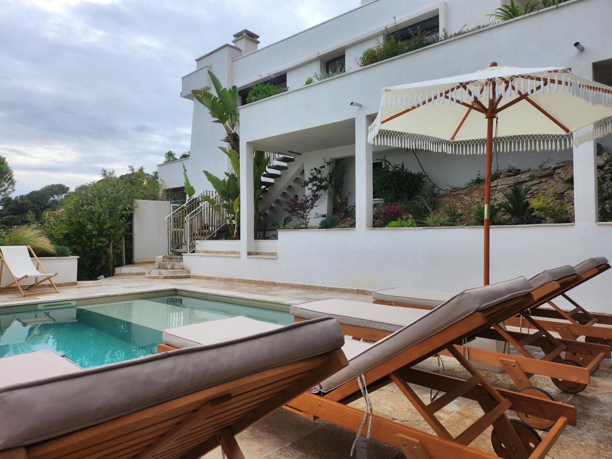 Les Tonnelles - Villa Saint-Clair Sète Exteriör bild